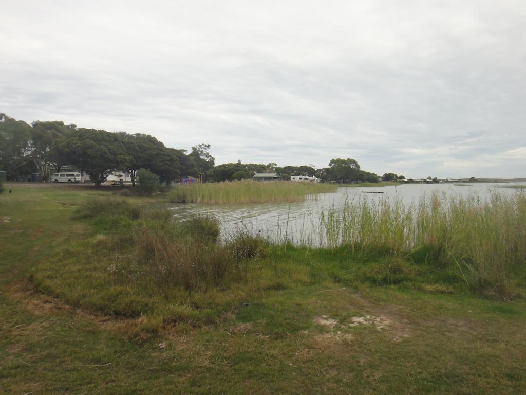 Hotel Lake Albert Caravan Park à Meningie Extérieur photo