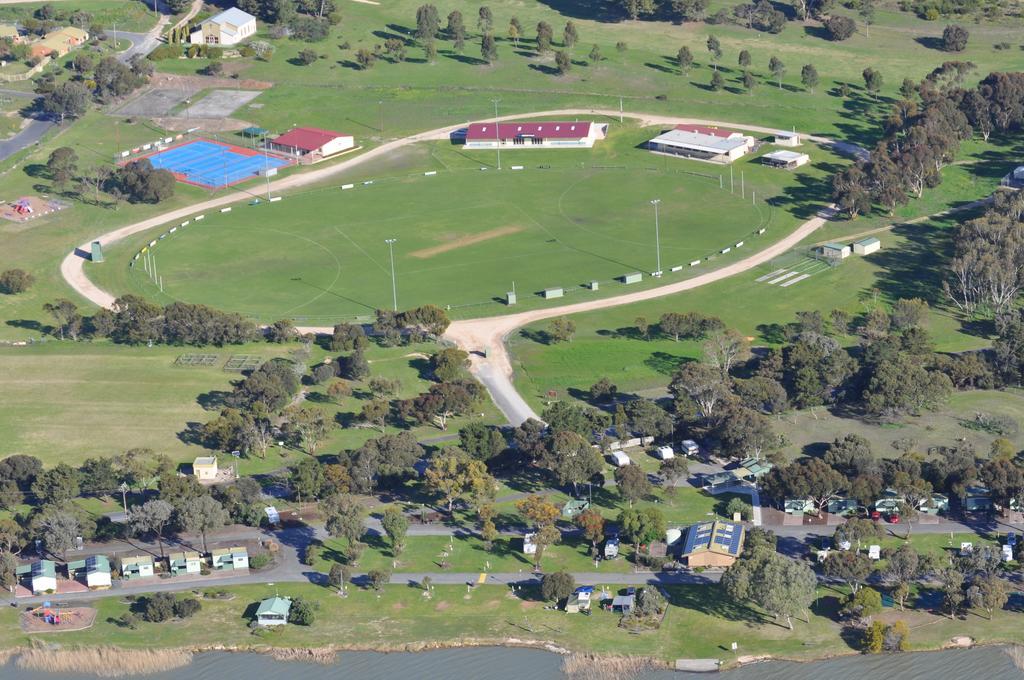 Hotel Lake Albert Caravan Park à Meningie Extérieur photo
